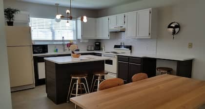 Renovated 3BR/2 BA Home in Summerville SC, Large Kitchen, Fenced In BackYard