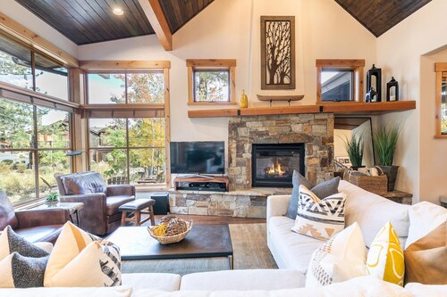 Schaffer's Mill, Golf, Ski and Lake Tahoe, Club Amenities 3Br 3.5Ba Lodge!