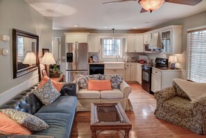 TV connectée, cheminée, lecteur de DVD