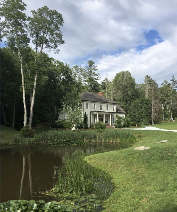 Luxury six bedroom estate home within walking distance of downtown