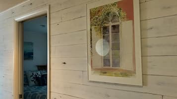 2 makuuhuonetta, työpöytä, silitysrauta/-lauta, ilmainen Wi-Fi