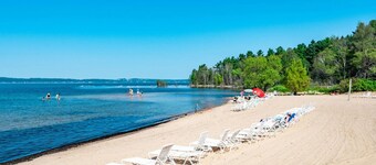 🏖️ Stunning Sunset Bay Views @ The Shores | Traverse Bay Views | Moments to the Beach