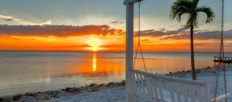 Amazing view from Balcony,Heated Pool near stadium