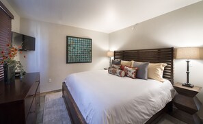 3 bedrooms, in-room safe, iron/ironing board, free WiFi