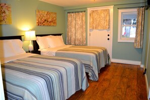 2 عدّة غرف نوم ومكواة/لوح كي وواي فاي مجانًا وملاءات أسرّة