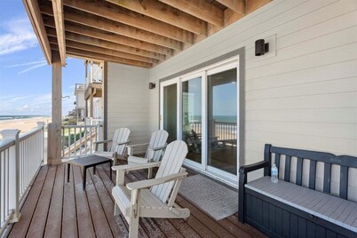 Spacious Beachfront House featuring direct beach access Near Saint Augustine