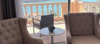 Luxurious Beach House