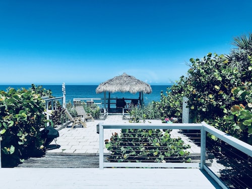 Secluded Tiki Beach House - Beach fun, surf, meditate, fish, play or just relax