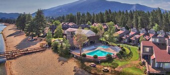 South Lake Tahoe Resort - Steps to Beach & Close to Heavenly - 4BR/3BA + loft