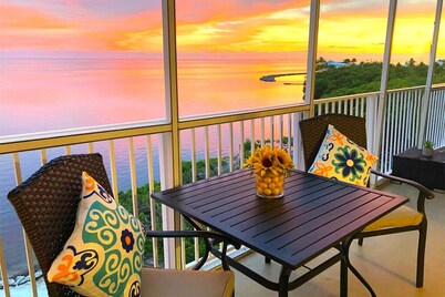 OCEANFRONT! RESERVE QUICKLY! YOU’LL LOVE IT! EVERYONE DOES! License #26- 0403