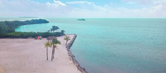 OCEANFRONT! RESERVE QUICKLY! YOU’LL LOVE IT! EVERYONE DOES! License #26- 0403