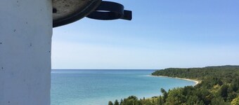 Charming Farm on scenic M-22*Fireplace*Central Air*minutes to Town/Beaches     