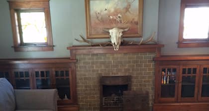 3 Bed / 2 Bath Bungalow Marmalade, Downtown Wifi, Kaapeli, Pysäköinti