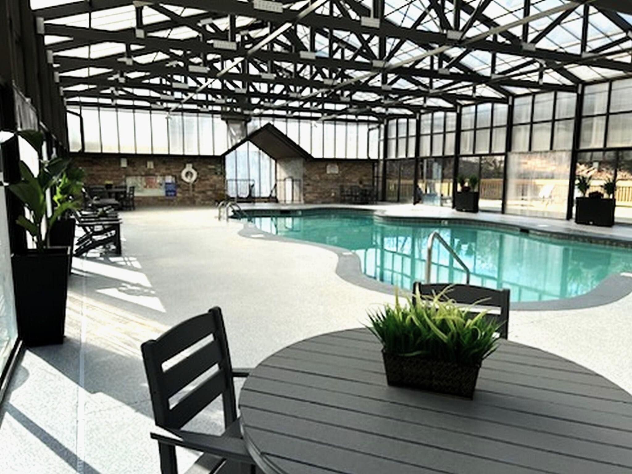 Piscina interna, piscina aquecida