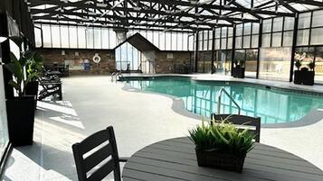 Piscina interna, piscina aquecida