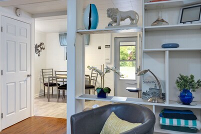 Noteworthy by Opryland. No Stairs Fast Wifi. 