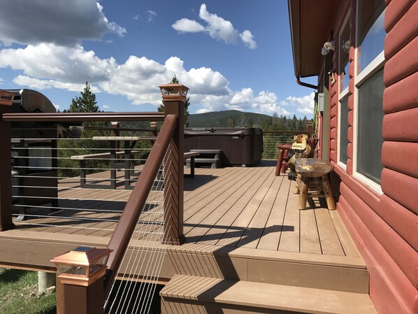 Terrace/patio - Whispering Pines Guest Cabin At Georgetown Lake - Family & Pet Friendly, Hot Tub (Anaconda)