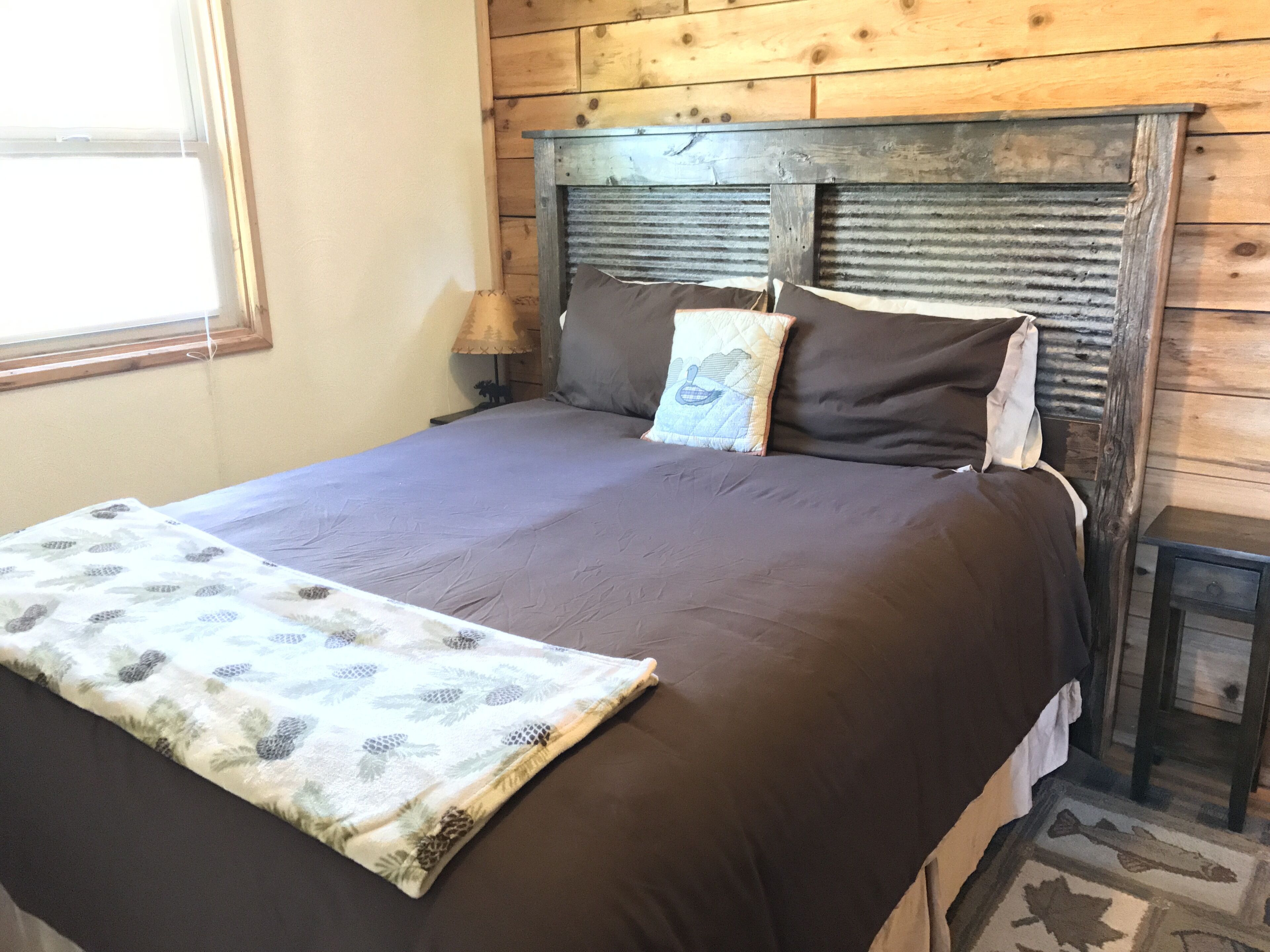 2 bedrooms, travel crib, free WiFi, bed sheets