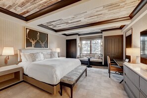 2 slaapkamers, een kluis op de kamer, een bureau