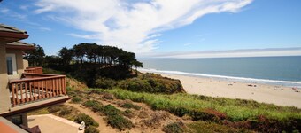 Seascape Resort 2B Luxury Oceanview Villa, Steps From The Beach, 5 min to golf