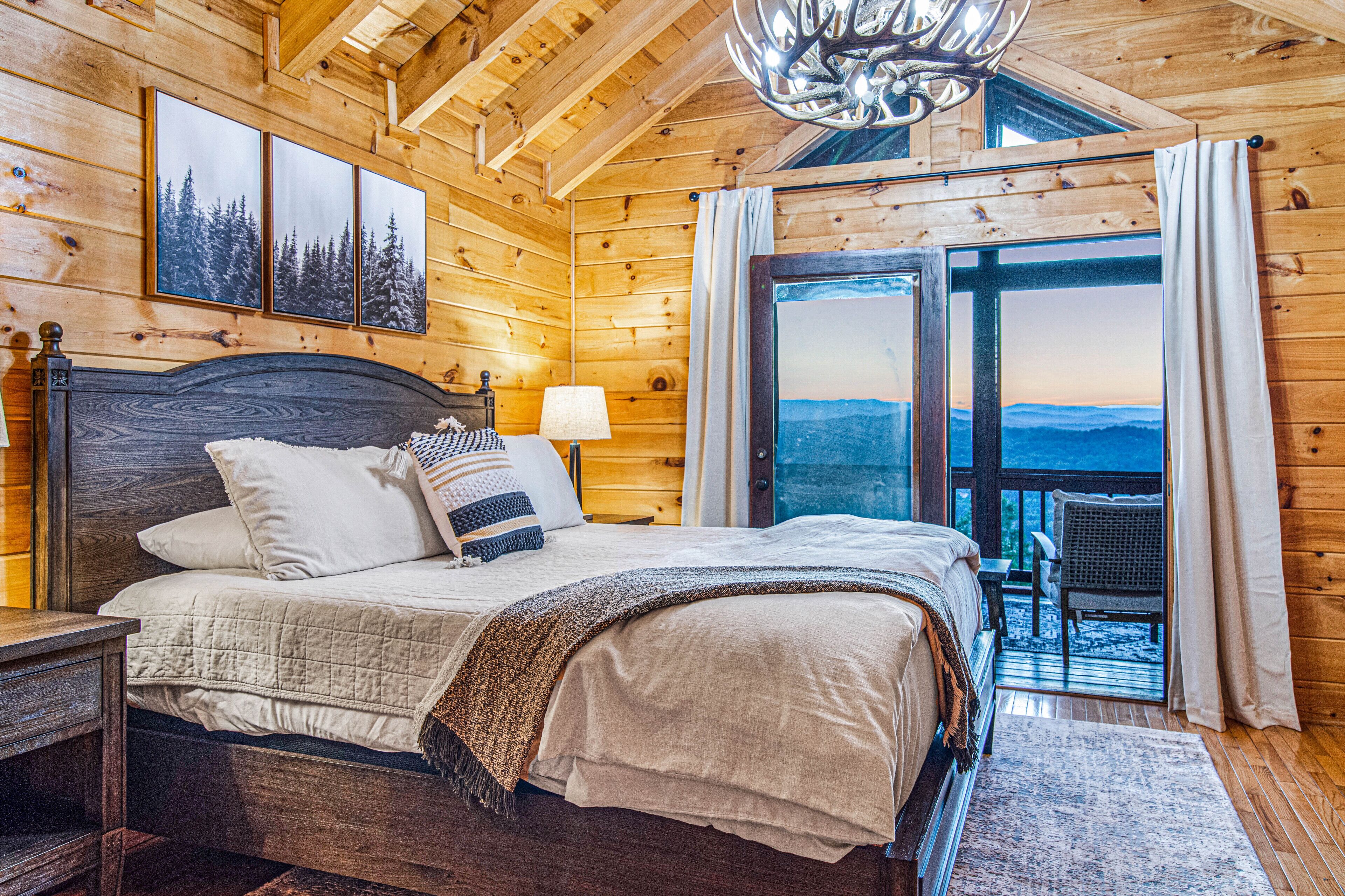 5 bedrooms, iron/ironing board, free WiFi, bed sheets