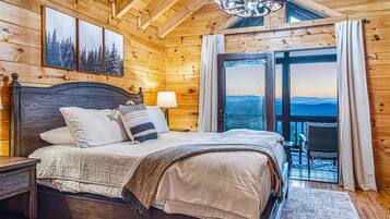 5 bedrooms, iron/ironing board, free WiFi, bed sheets