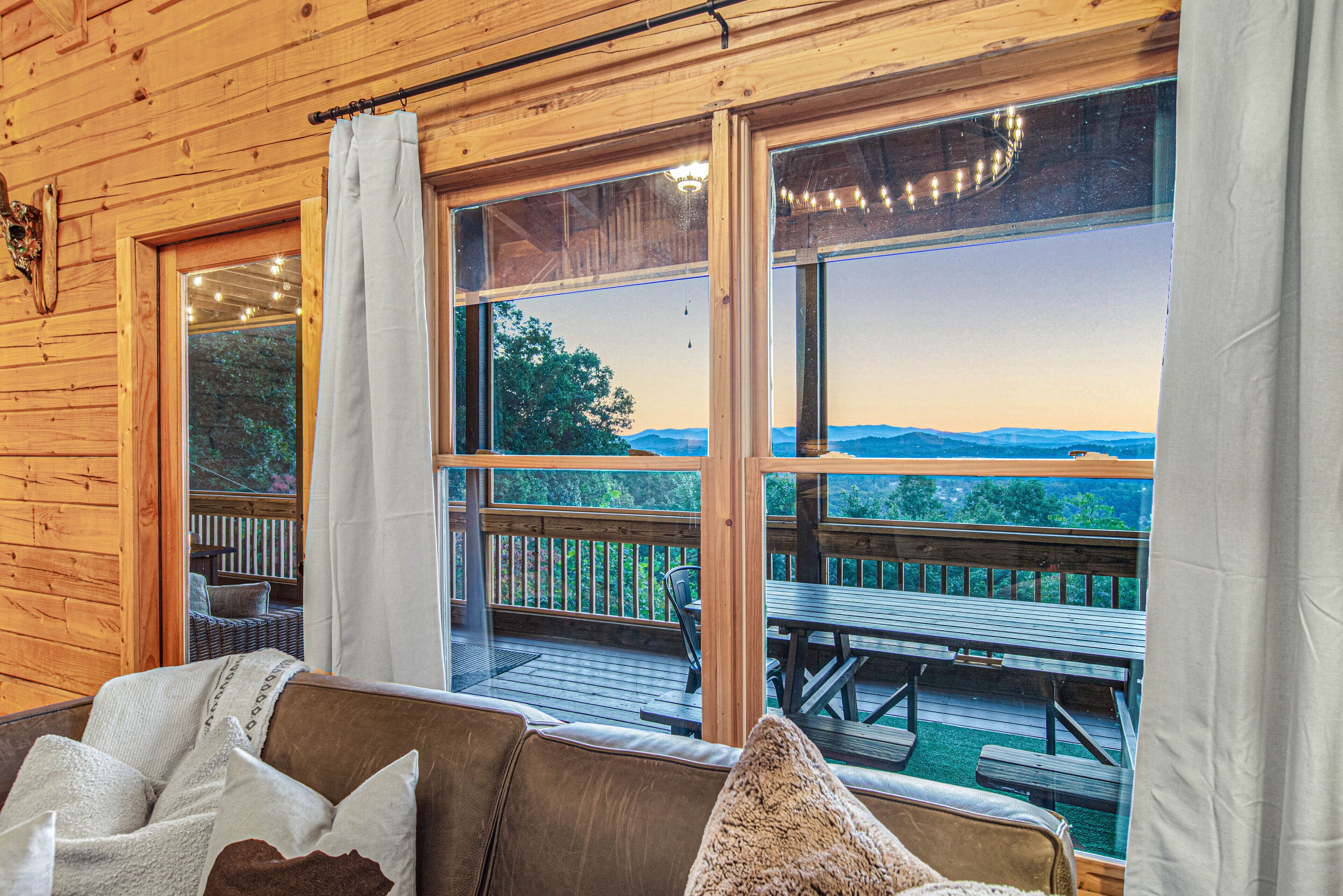 Smart TV, fireplace, video games, DVD player