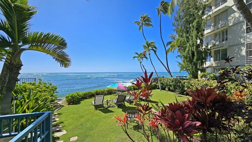 Gold Coast Ocean View One Bedroom w/ Full Kitchen & WiFi