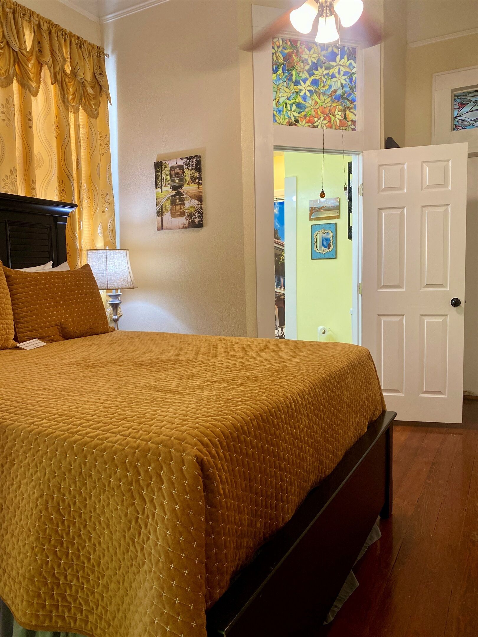 2 chambres, fer et planche à repasser, Wi-Fi, draps fournis