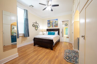 Location,LOCATION! 5 star reviews for 11 yrs close to the FQ The Gabrielle Grace