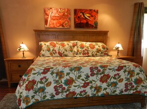 3 bedrooms, desk, iron/ironing board, free WiFi