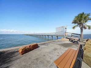 Property grounds - Sea Isle Charmer - Close to Amenities  - Pets OK (Galveston)