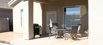 Awesome 3 Bedroom Home Nestled In Quiet Neighborhood Near Zion National Park