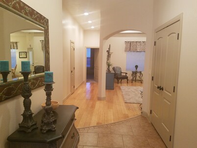 Awesome 3 Bedroom Home Nestled In Quiet Neighborhood Near Zion National Park