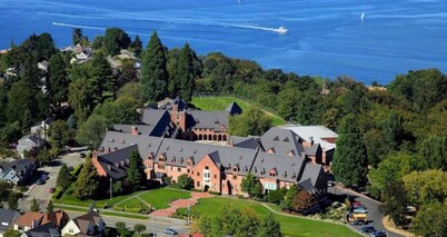 Sea View Best Area No Stairs Jacuzzi Bath WD Balco