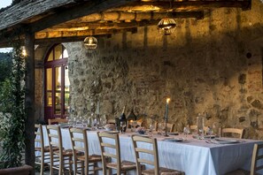 Outdoor dining - Iperbole country house, between Pienza and Montepulciano  (Monticchiello)