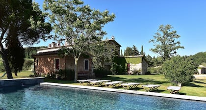 Iperbole country house, between Pienza and Montepulciano 