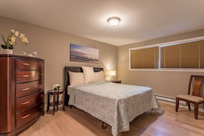 2 bedrooms, desk, iron/ironing board, free WiFi