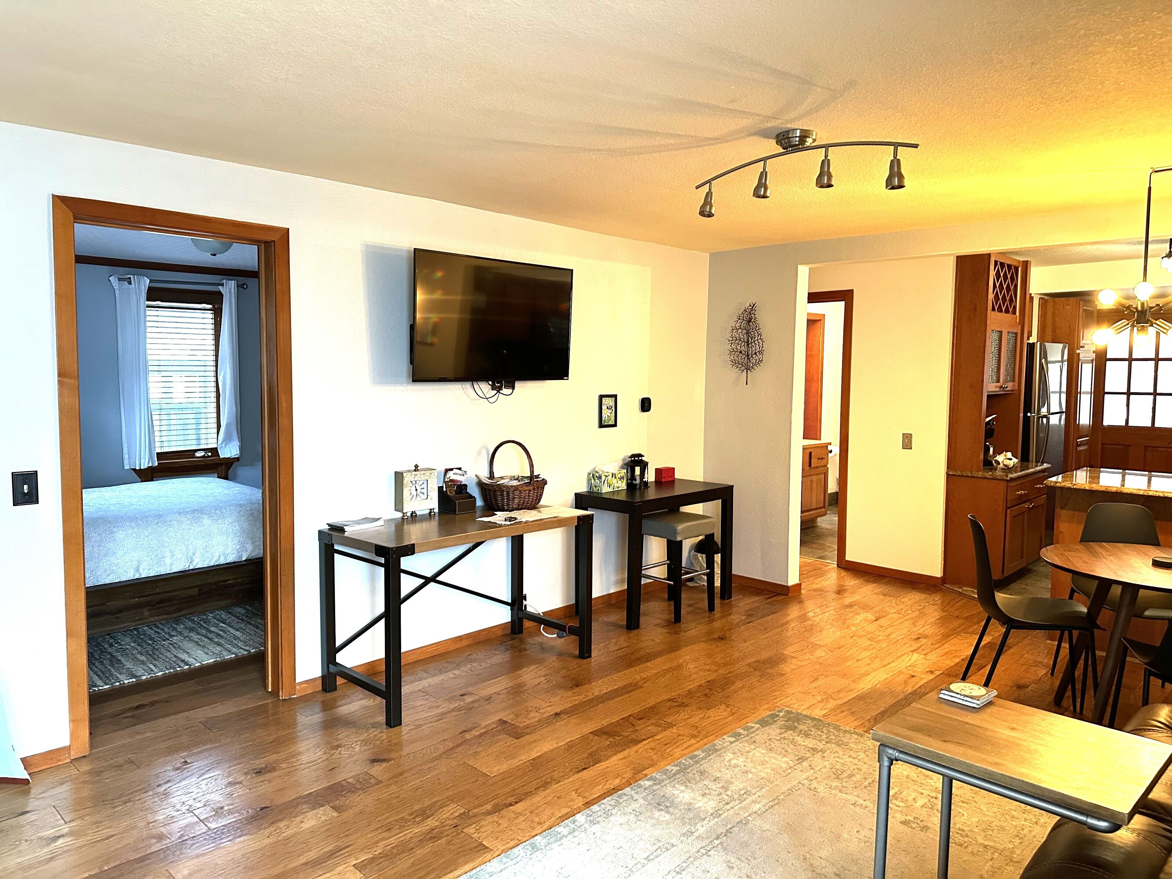 1 bedroom, desk, iron/ironing board, WiFi (free)