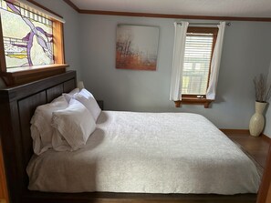 1 bedroom, desk, iron/ironing board, free WiFi