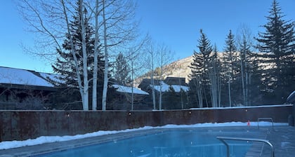 Camina hasta Deer Valley! Actualizado 3BR w loft, duerme 8-9. ¡Dos reyes amos!