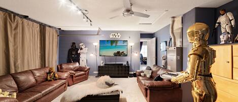 Smart-tv, tv-spel, dvd-spelare och ett filmbibliotek