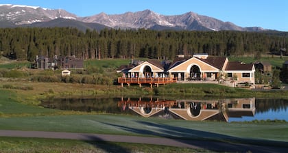 Beautifully Renovated Condo, Steps From Main St & Gondola; Very Clean