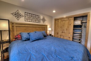 1 Schlafzimmer, B ügeleisen/Bügelbrett, WLAN, Bettwäsche