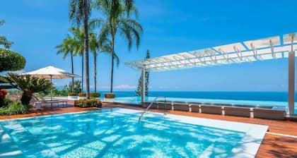 Avalon - 801 | 3BR Condo with Private Pool