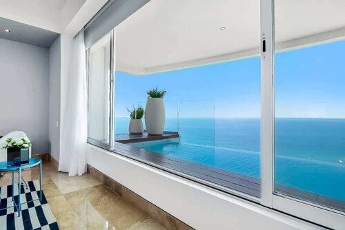 Avalon - 801 | 3BR Condo with Private Pool