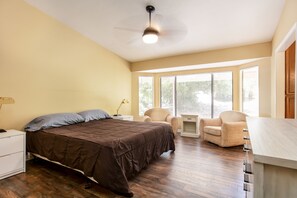 4 bedrooms, desk, iron/ironing board, travel cot