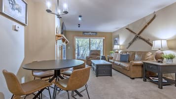 Smart TV, fireplace, DVD player