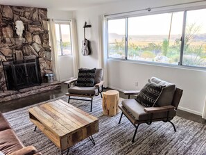 Smart TV, fireplace, DVD player - Stunning Views: Rockwood Hill House (Joshua Tree)