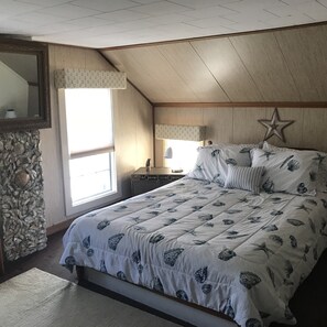 3 bedrooms, desk, iron/ironing board, free WiFi